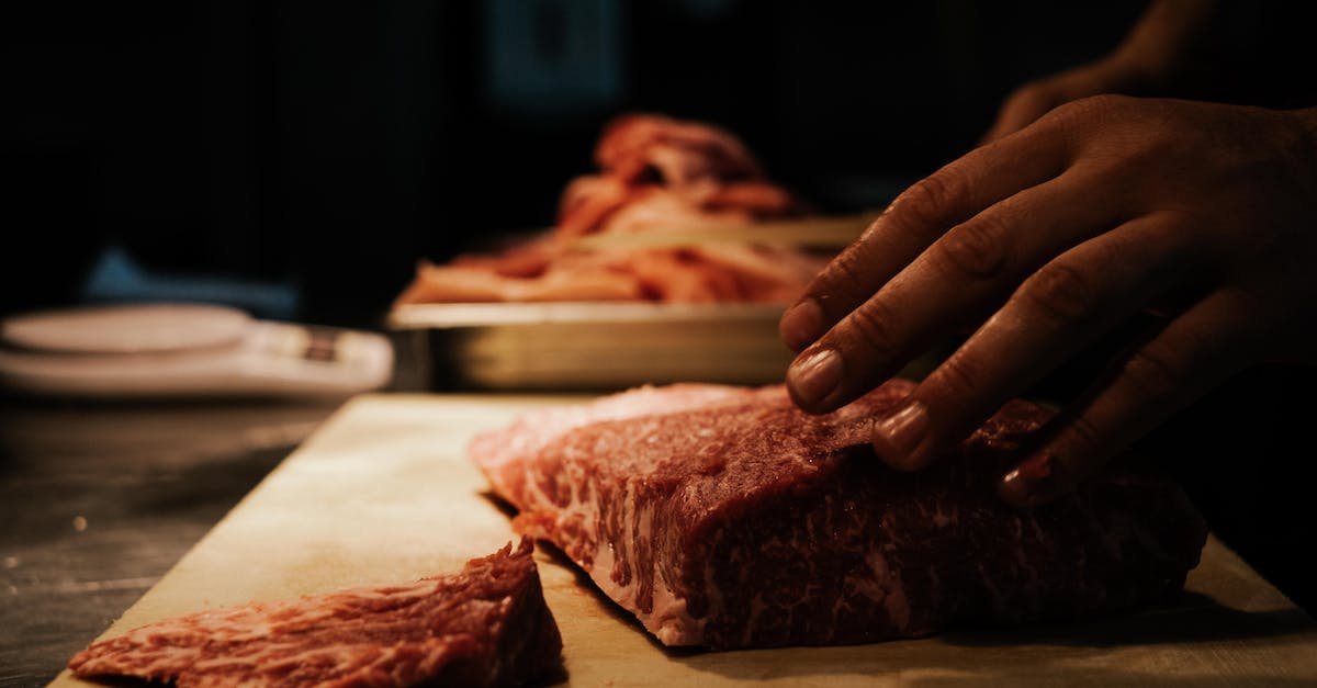 Sprytna sztuczka: Jak gotować mrożone mięso bez stresu i straty czasu