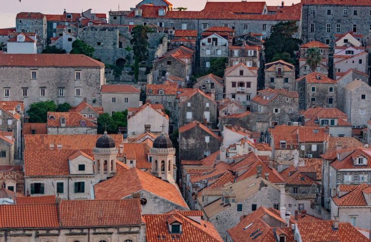 Wakacje w Chorwacji: Odkrywaj piękno Adriatyki i zapomnij o codzienności
